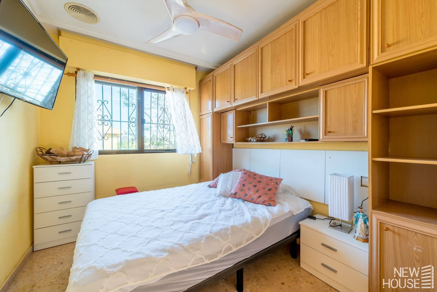 4 makuuhuone Huvila myytävänä paikassa San Vicente / Sant Vicent del Raspeig mukana uima-altaan 
autotalli - 570 000 € (Ref: 9641413)