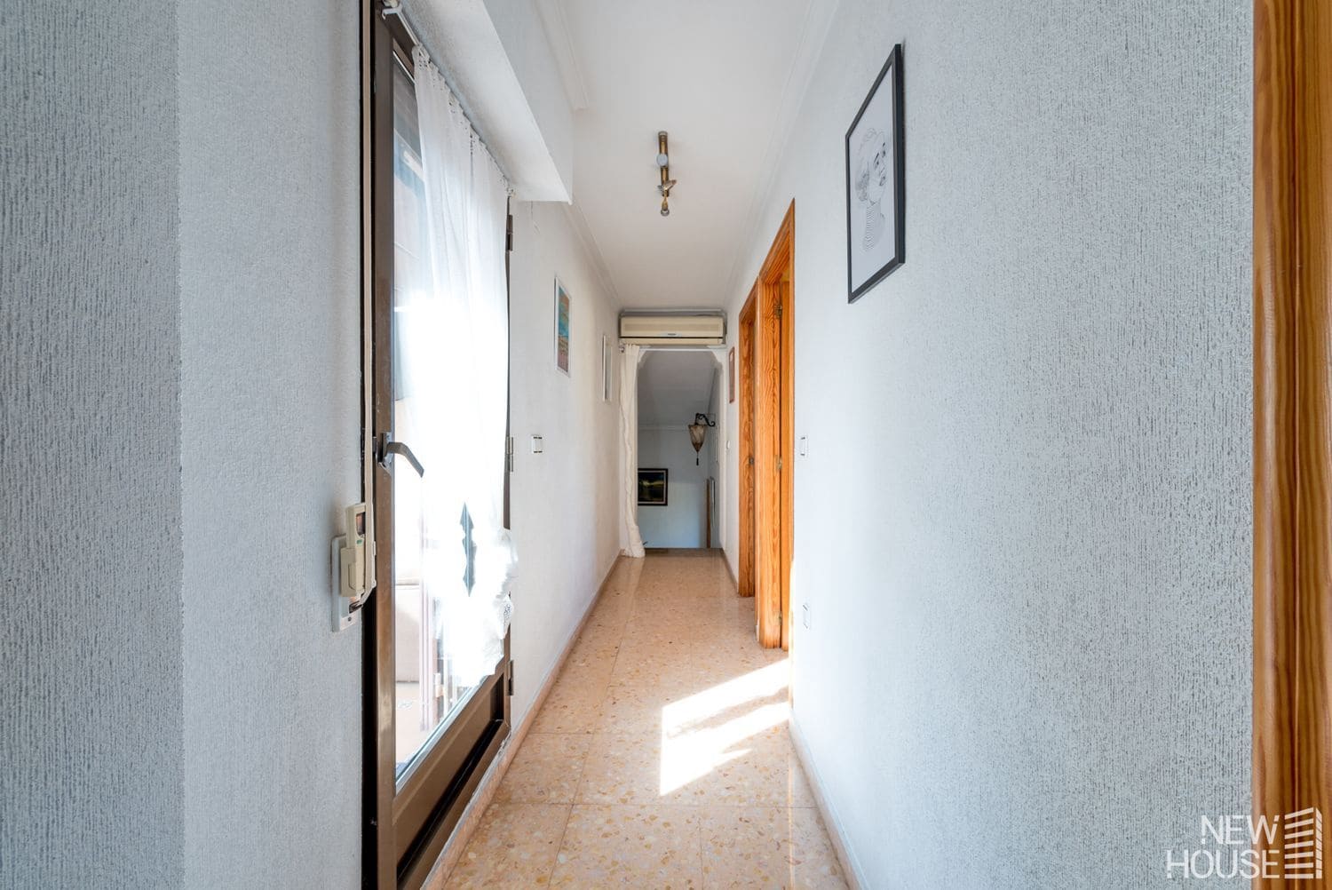 4 makuuhuone Huvila myytävänä paikassa San Vicente / Sant Vicent del Raspeig mukana uima-altaan 
autotalli - 570 000 € (Ref: 9641413)