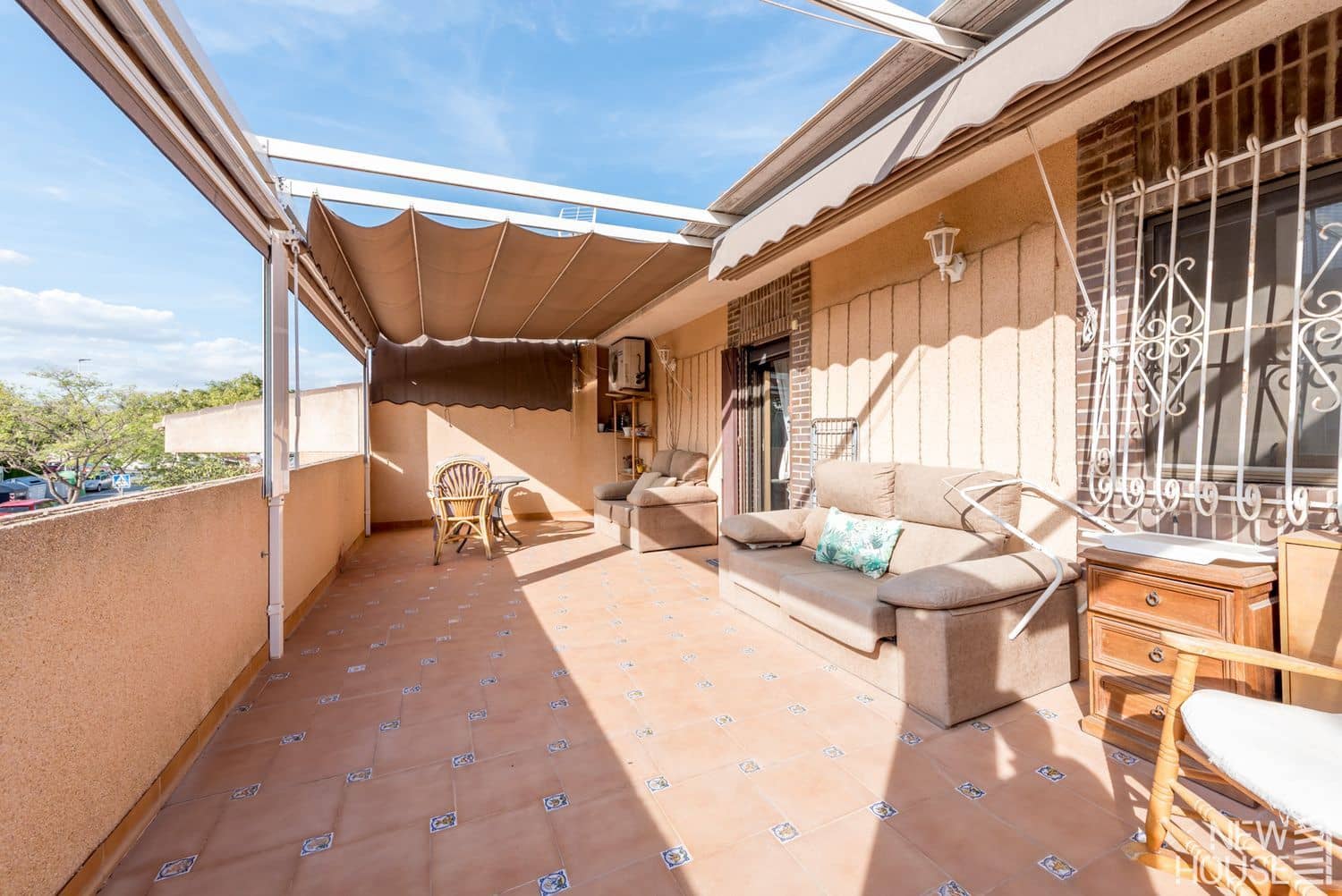 4 makuuhuone Huvila myytävänä paikassa San Vicente / Sant Vicent del Raspeig mukana uima-altaan 
autotalli - 570 000 € (Ref: 9641413)