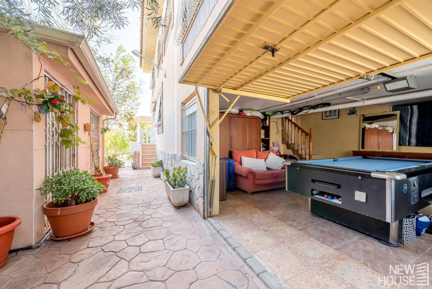 4 makuuhuone Huvila myytävänä paikassa San Vicente / Sant Vicent del Raspeig mukana uima-altaan 
autotalli - 570 000 € (Ref: 9641413)