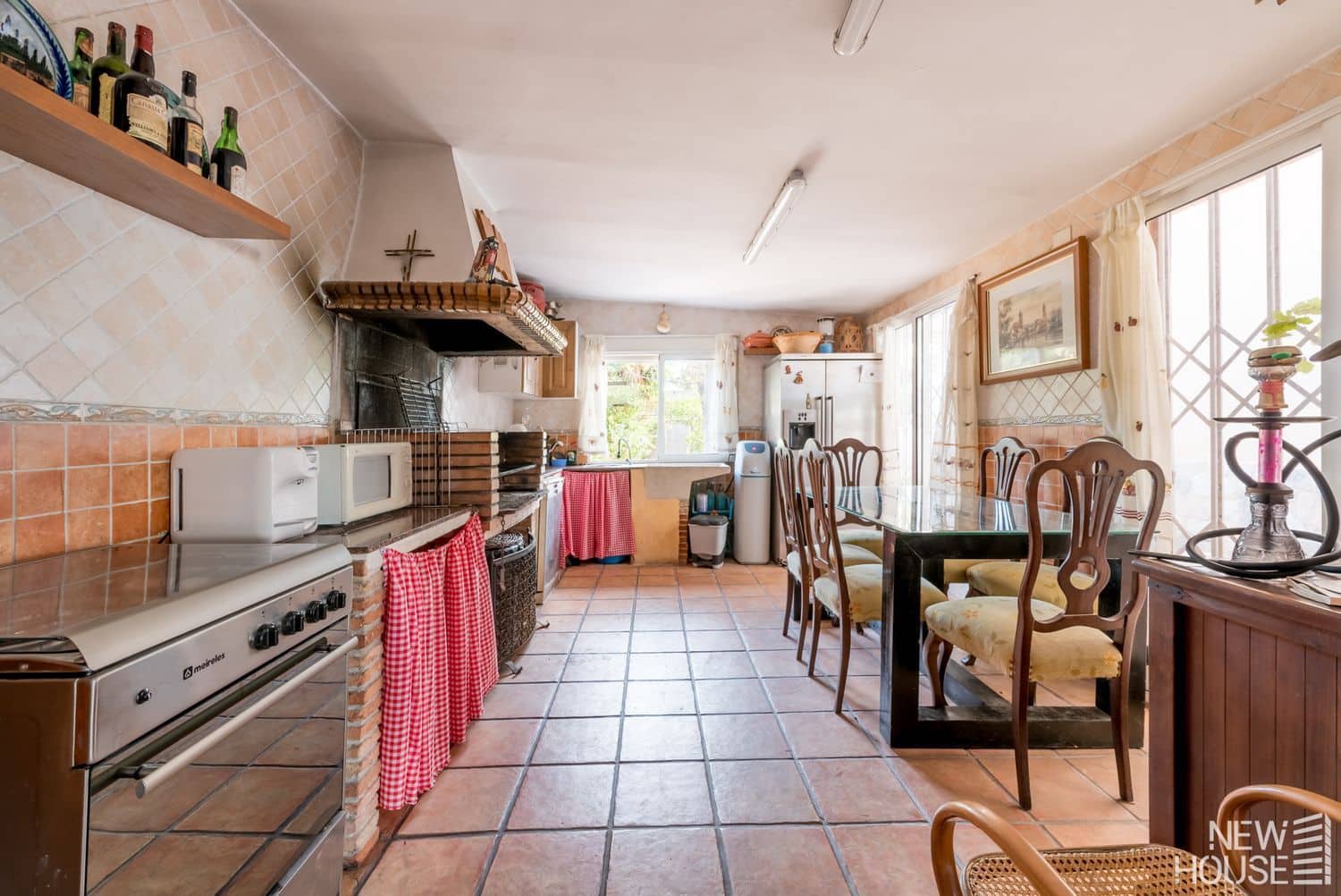 4 makuuhuone Huvila myytävänä paikassa San Vicente / Sant Vicent del Raspeig mukana uima-altaan 
autotalli - 570 000 € (Ref: 9641413)