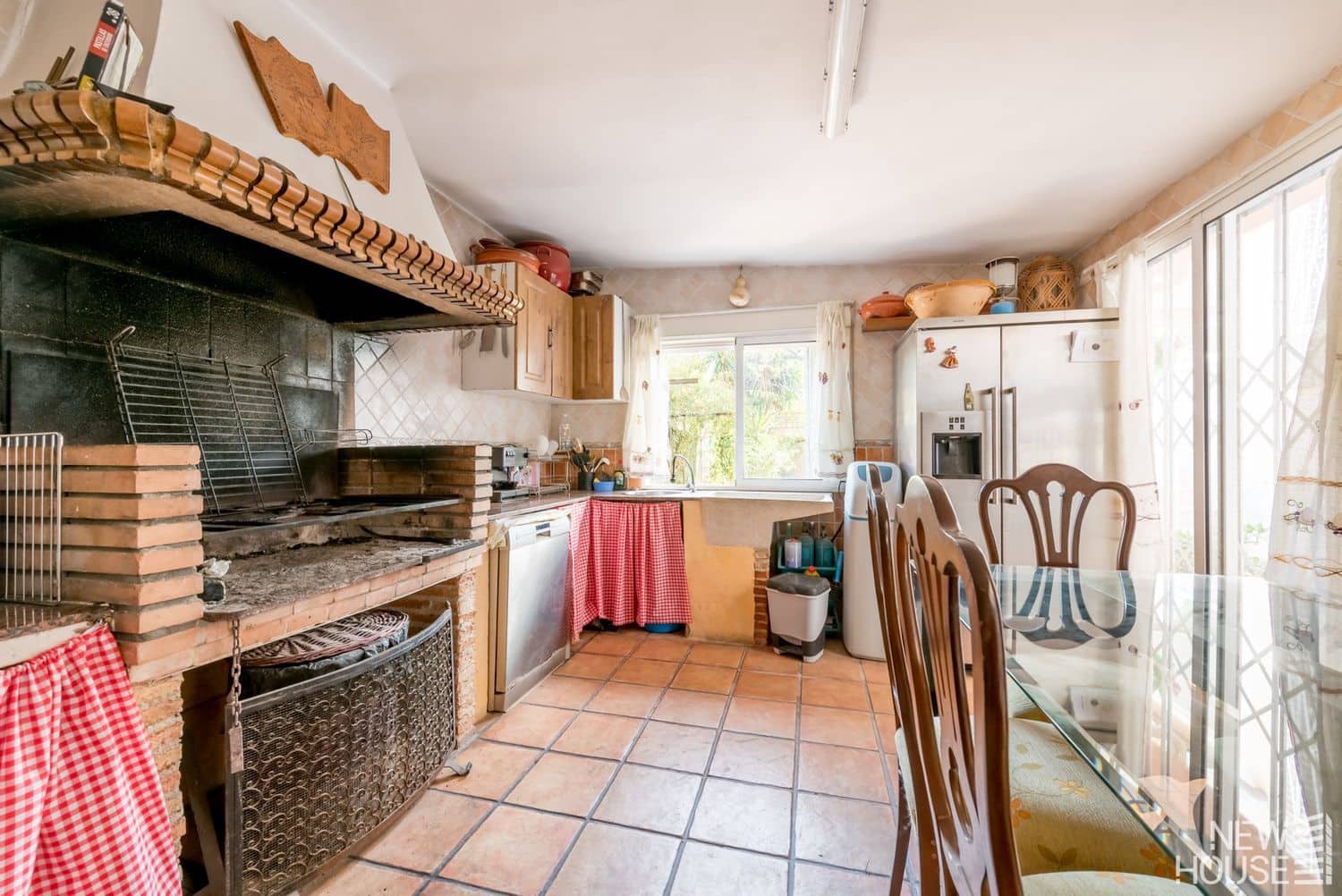 4 makuuhuone Huvila myytävänä paikassa San Vicente / Sant Vicent del Raspeig mukana uima-altaan 
autotalli - 570 000 € (Ref: 9641413)