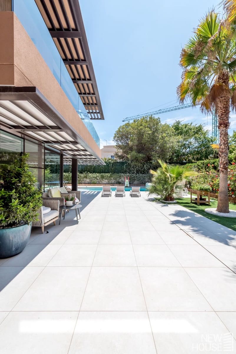 4 bedroom Villa for sale in Cabo de las Huertas with pool garage - € 3,200,000 (Ref: 9641414)