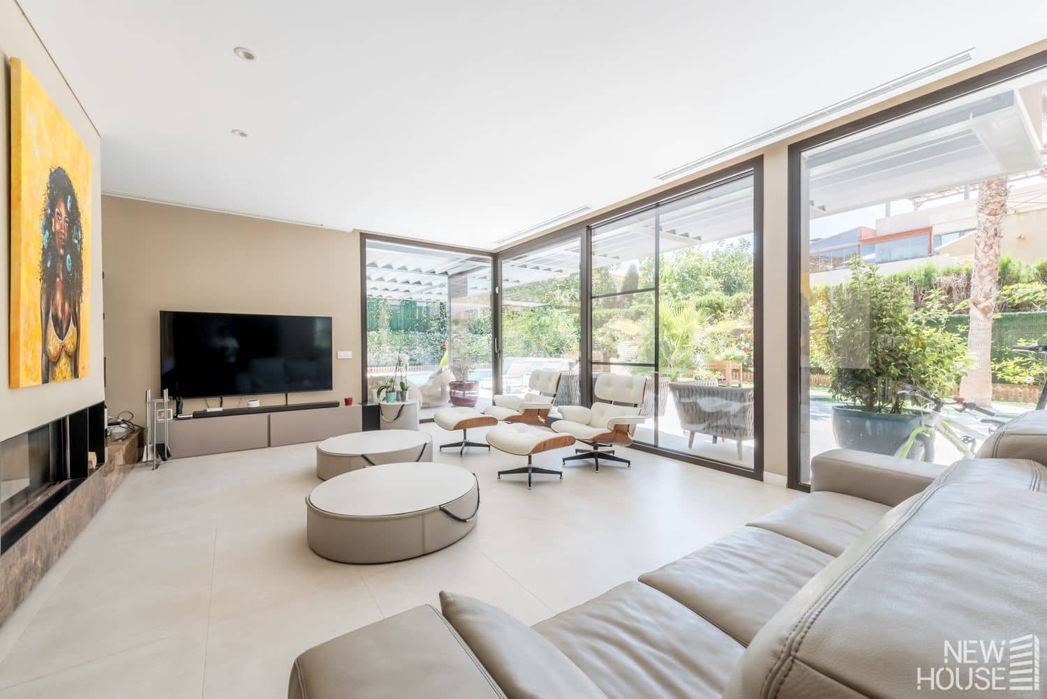 4 bedroom Villa for sale in Cabo de las Huertas with pool garage - € 3,200,000 (Ref: 9641414)