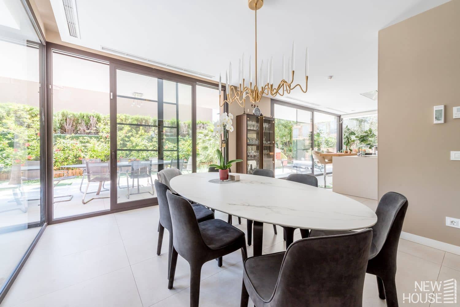 4 bedroom Villa for sale in Cabo de las Huertas with pool garage - € 3,200,000 (Ref: 9641414)