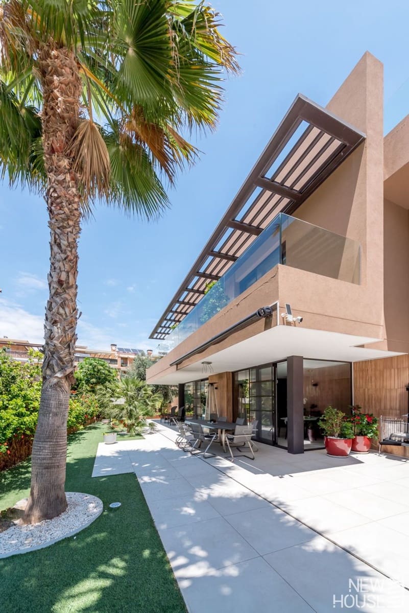 4 bedroom Villa for sale in Cabo de las Huertas with pool garage - € 3,200,000 (Ref: 9641414)