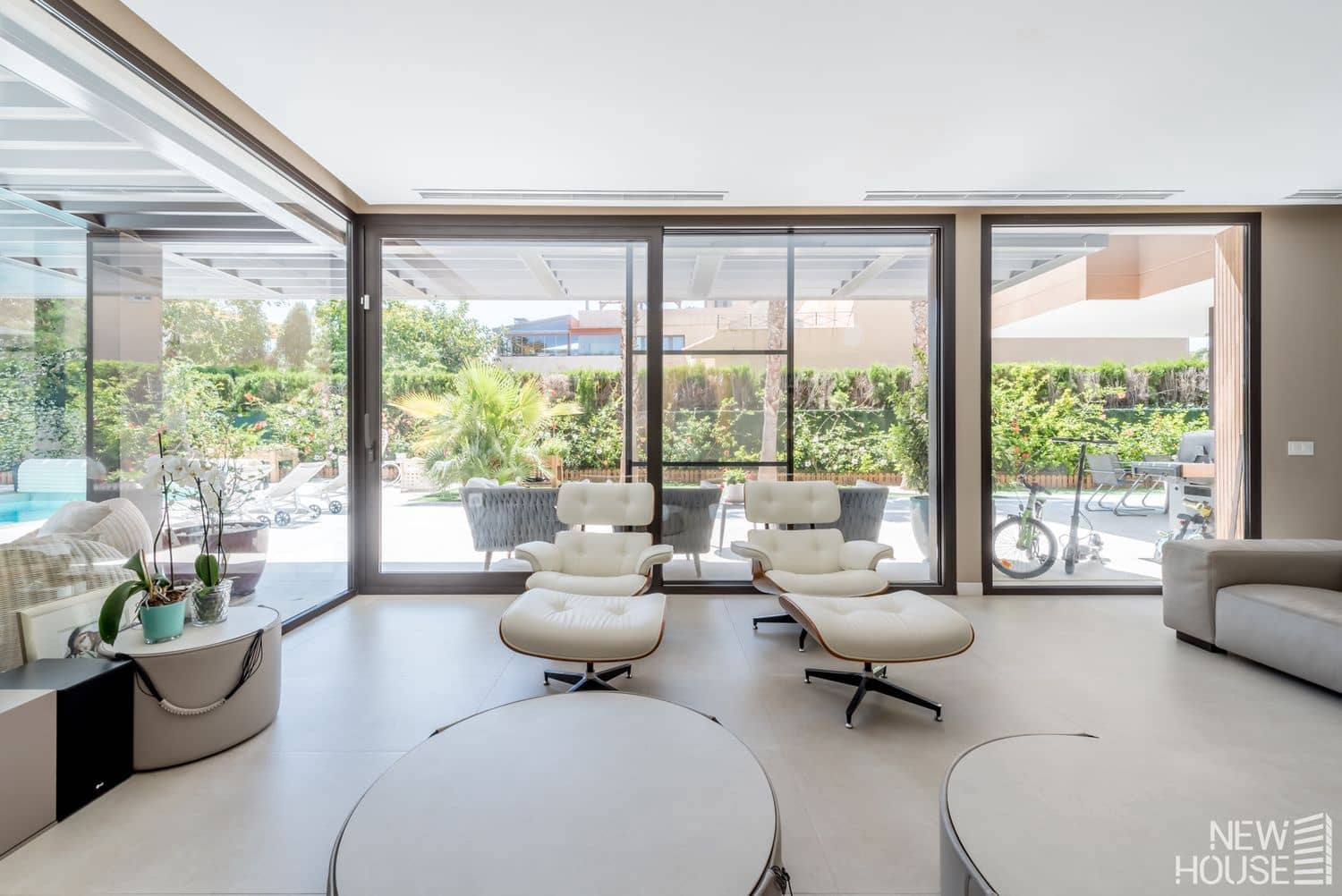 4 bedroom Villa for sale in Cabo de las Huertas with pool garage - € 3,200,000 (Ref: 9641414)