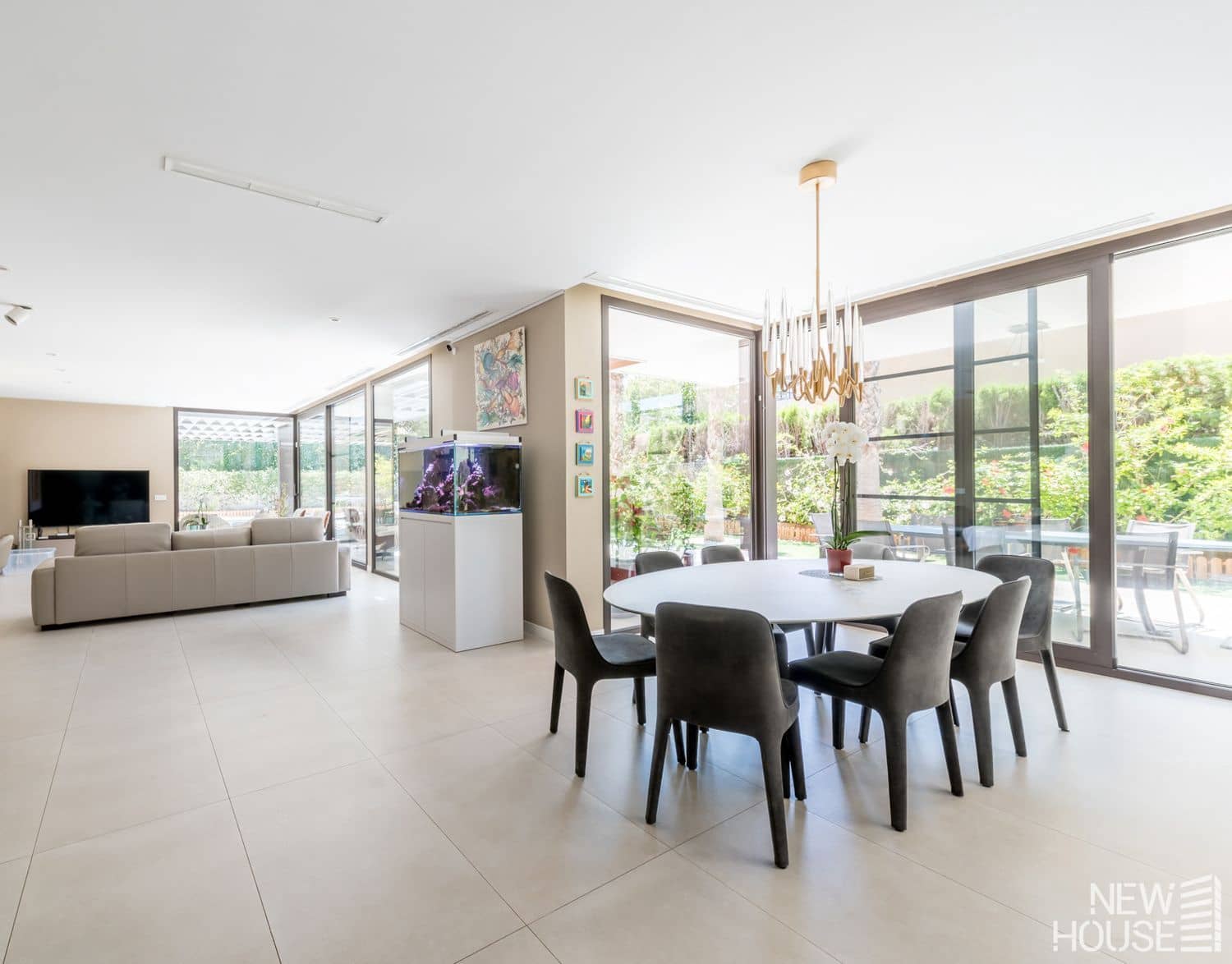 4 bedroom Villa for sale in Cabo de las Huertas with pool garage - € 3,200,000 (Ref: 9641414)