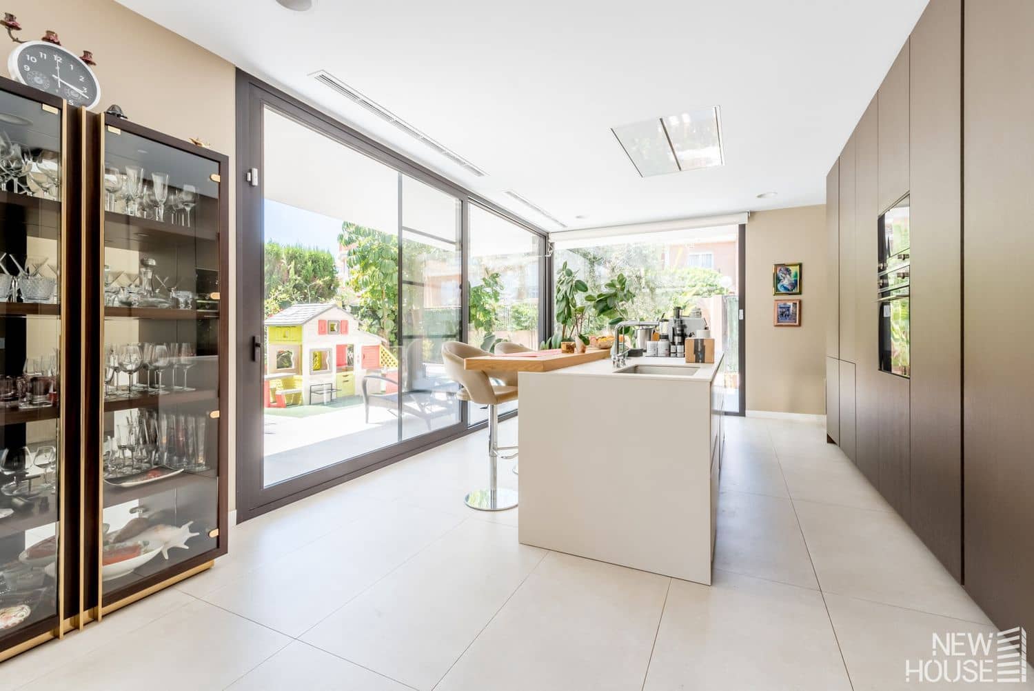 4 bedroom Villa for sale in Cabo de las Huertas with pool garage - € 3,200,000 (Ref: 9641414)