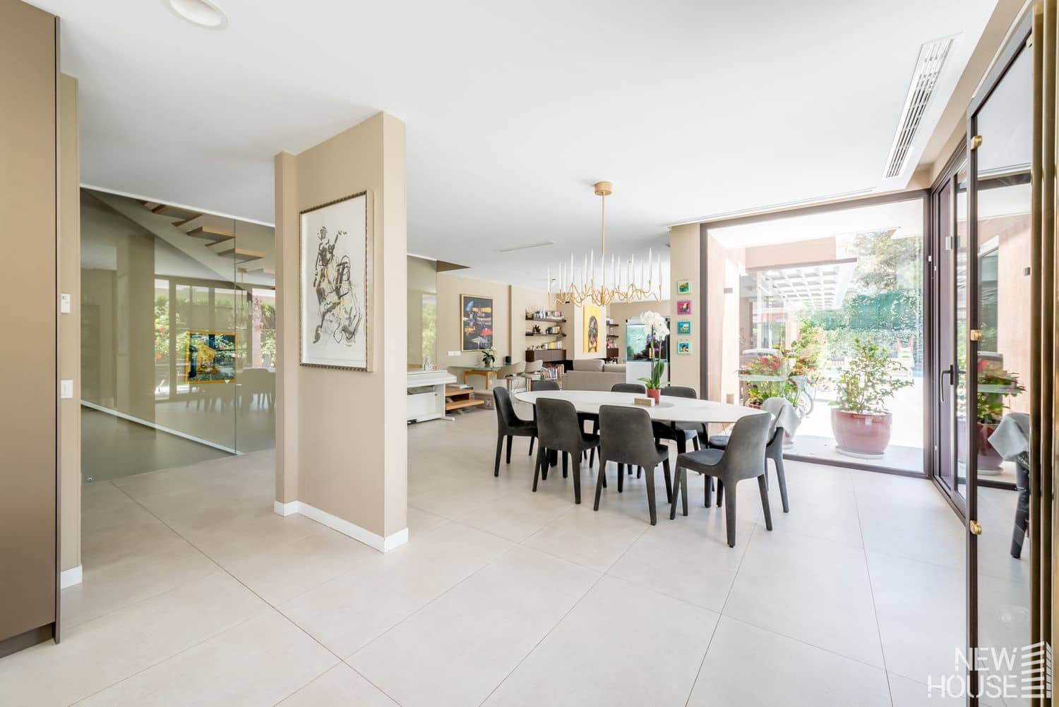 4 bedroom Villa for sale in Cabo de las Huertas with pool garage - € 3,200,000 (Ref: 9641414)