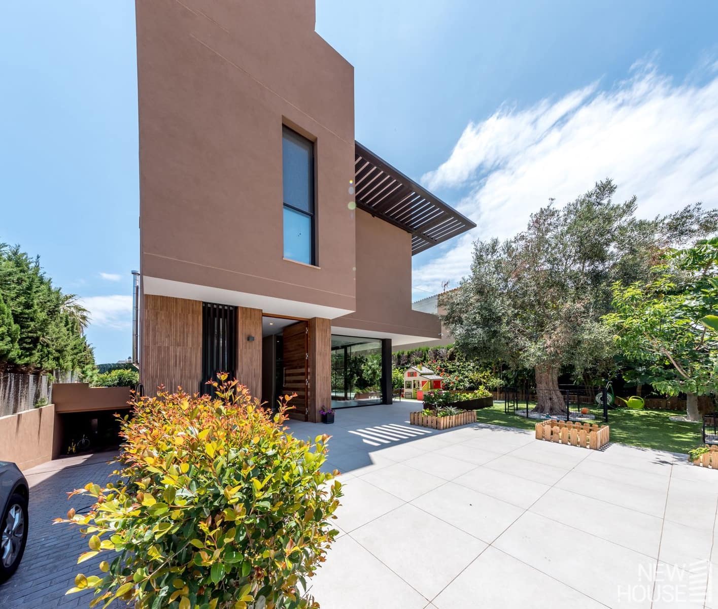 4 bedroom Villa for sale in Cabo de las Huertas with pool garage - € 3,200,000 (Ref: 9641414)