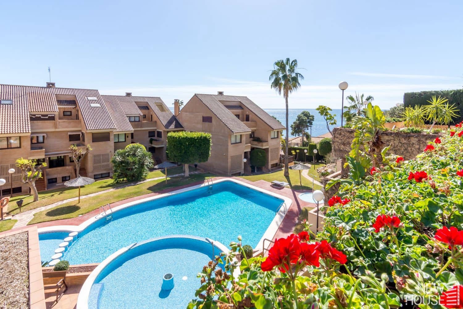 Casa de 6 habitaciones en Cabo de las Huertas en venta con piscina garaje - 1.150.000 € (Ref: 9669800)