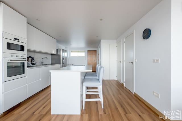 1 bedroom Apartment for sale in Cabo de las Huertas, Alicante / Alacant city with pool garage - € 305,000 (Ref: 9669803)