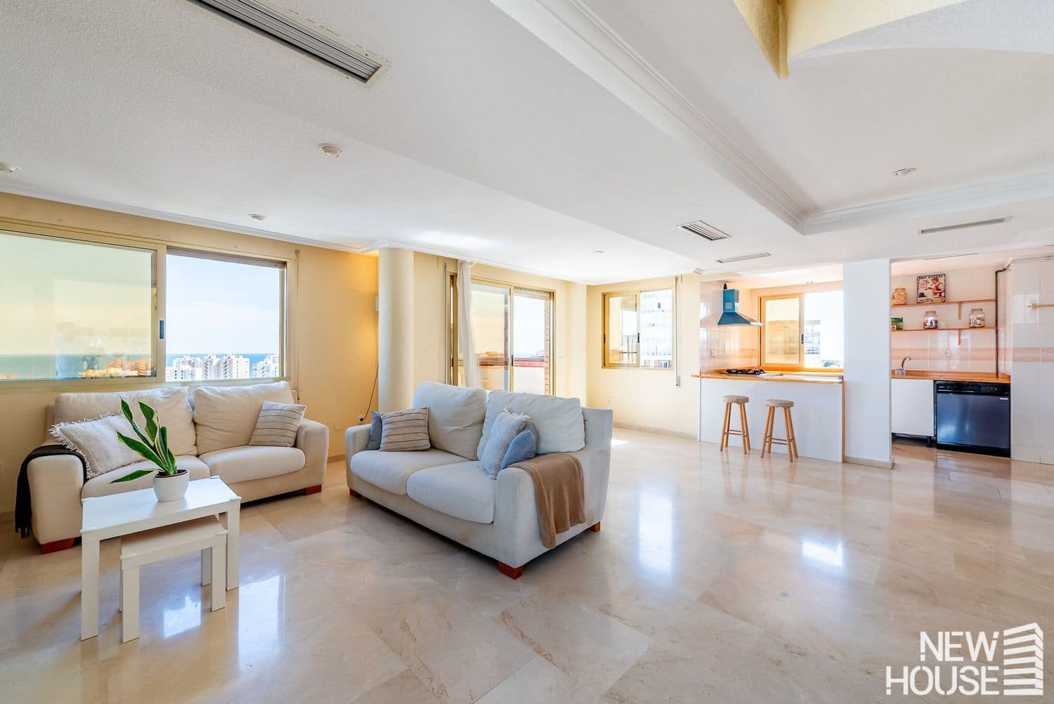 2 chambre Appartement à vendre à Cabo de las Huertas avec piscine garage - 585 000 € (Ref: 9669805)