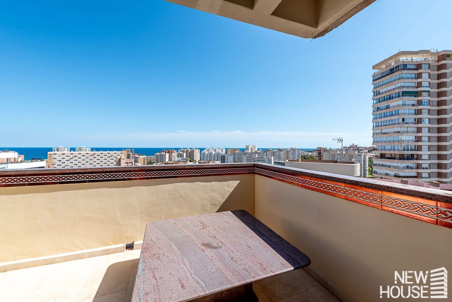 2 chambre Appartement à vendre à Cabo de las Huertas avec piscine garage - 585 000 € (Ref: 9669805)