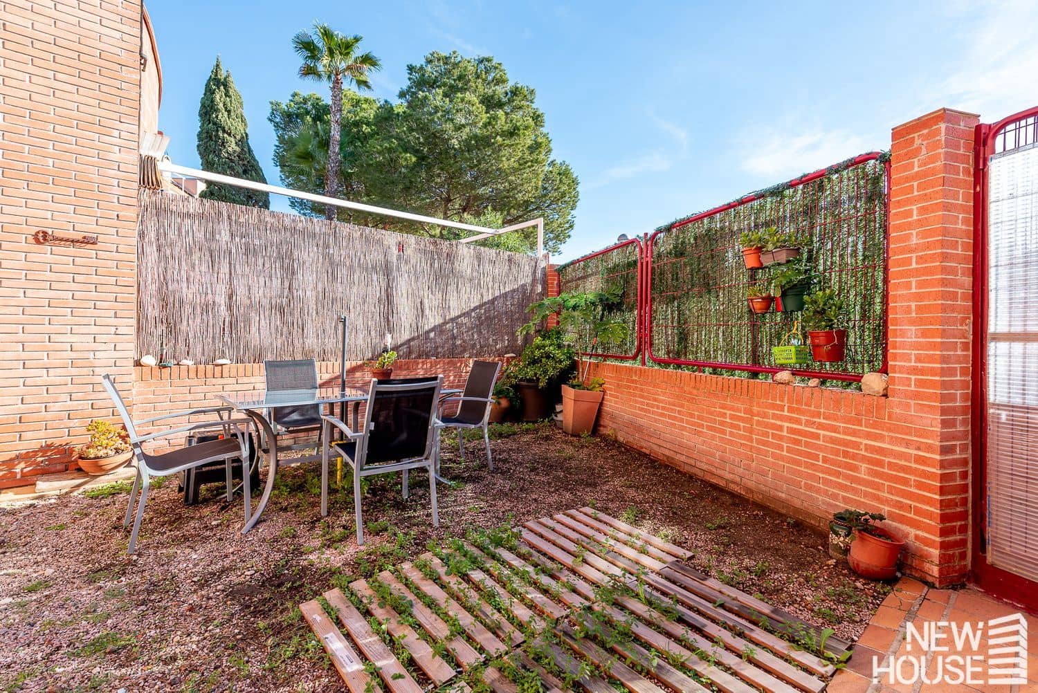 5 bedroom Townhouse for sale in Cabo de las Huertas with pool garage - € 728,000 (Ref: 9669815)