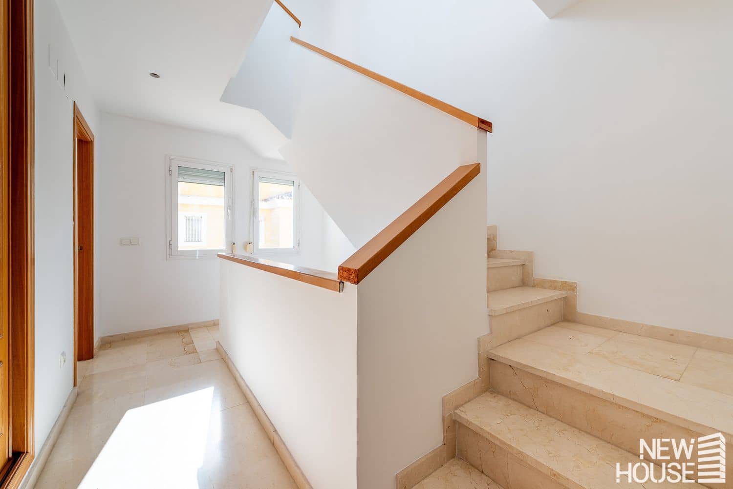 5 Zimmer Haus zu verkaufen in Alicante / Alacant Stadt mit Pool Garage - 690.000 € (Ref: 9669816)