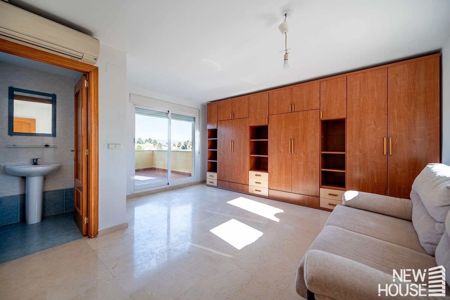 5 Zimmer Haus zu verkaufen in Alicante / Alacant Stadt mit Pool Garage - 690.000 € (Ref: 9669816)