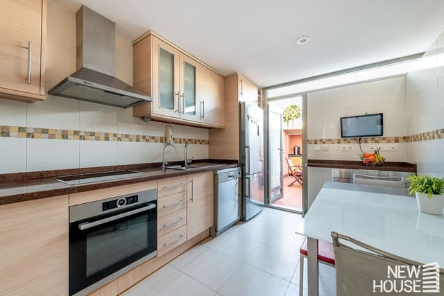 5 Zimmer Haus zu verkaufen in Alicante Golf, Alicante / Alacant Stadt mit Pool Garage - 698.000 € (Ref: 9669817)