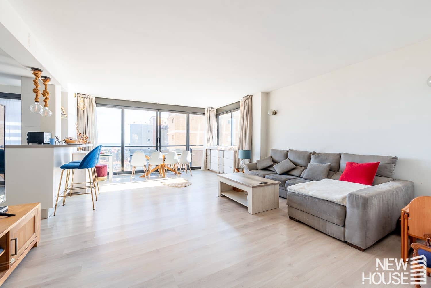 2 sovrum Lägenhet till salu i Alicante stad med pool garage - 435 000 € (Ref: 9669818)