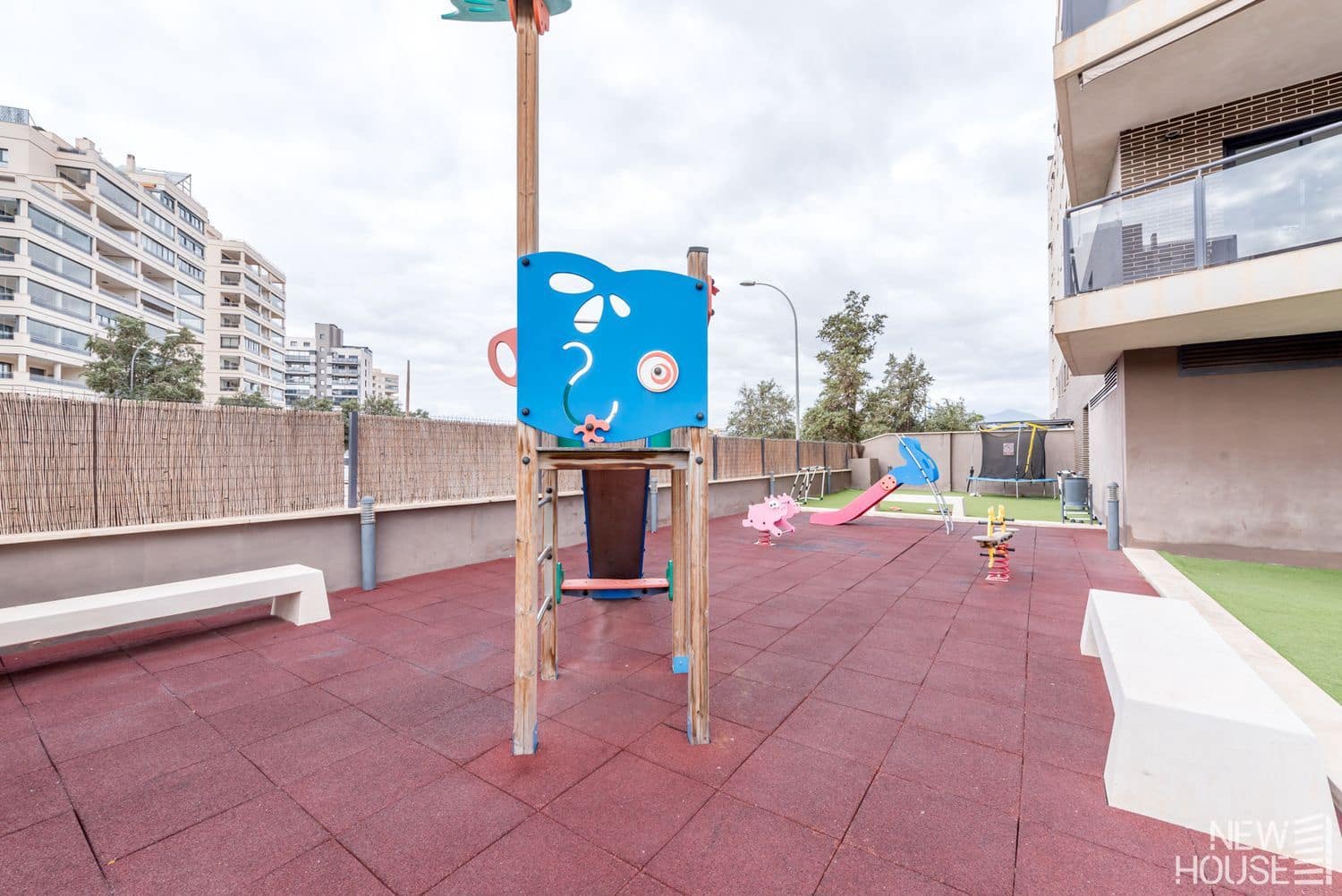 2 sovrum Lägenhet till salu i Alicante stad med pool garage - 435 000 € (Ref: 9669818)