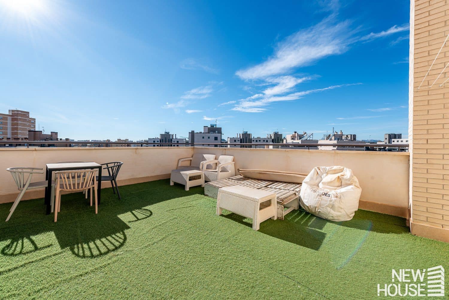 2 sovrum Lägenhet till salu i Alicante stad med pool garage - 435 000 € (Ref: 9669818)