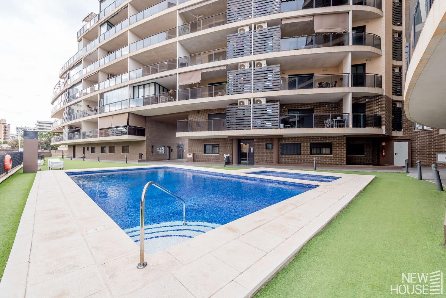 2 sovrum Lägenhet till salu i Alicante stad med pool garage - 435 000 € (Ref: 9669818)