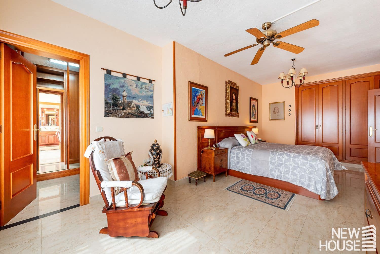 5 bedroom Apartment for sale in Playa de San Juan with pool garage - € 875,000 (Ref: 9669822)