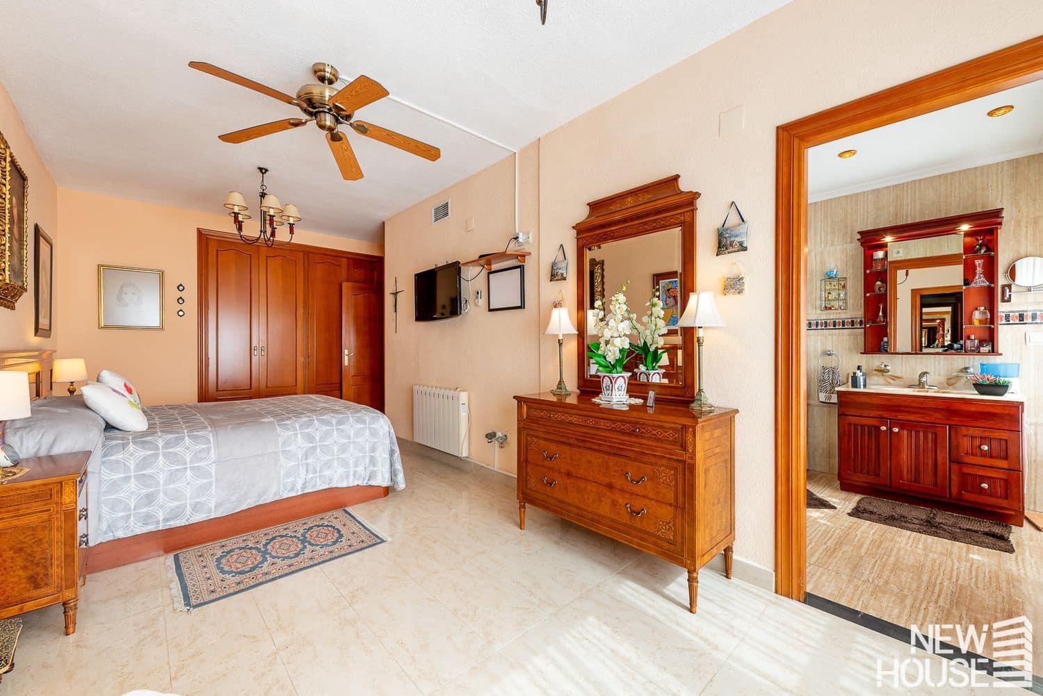 5 bedroom Apartment for sale in Playa de San Juan with pool garage - € 875,000 (Ref: 9669822)