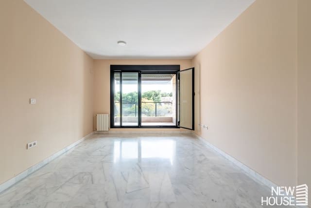 2 soveværelse Lejlighed til salg i Vistahermosa, Alicante by med swimmingpool garage - € 360.000 (Ref: 9669824)