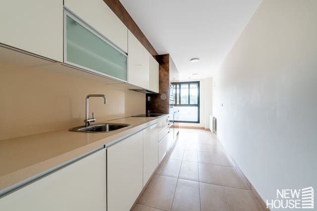 2 soveværelse Lejlighed til salg i Vistahermosa, Alicante by med swimmingpool garage - € 360.000 (Ref: 9669824)