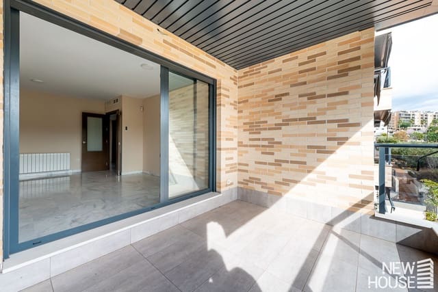 2 soveværelse Lejlighed til salg i Vistahermosa, Alicante by med swimmingpool garage - € 360.000 (Ref: 9669824)