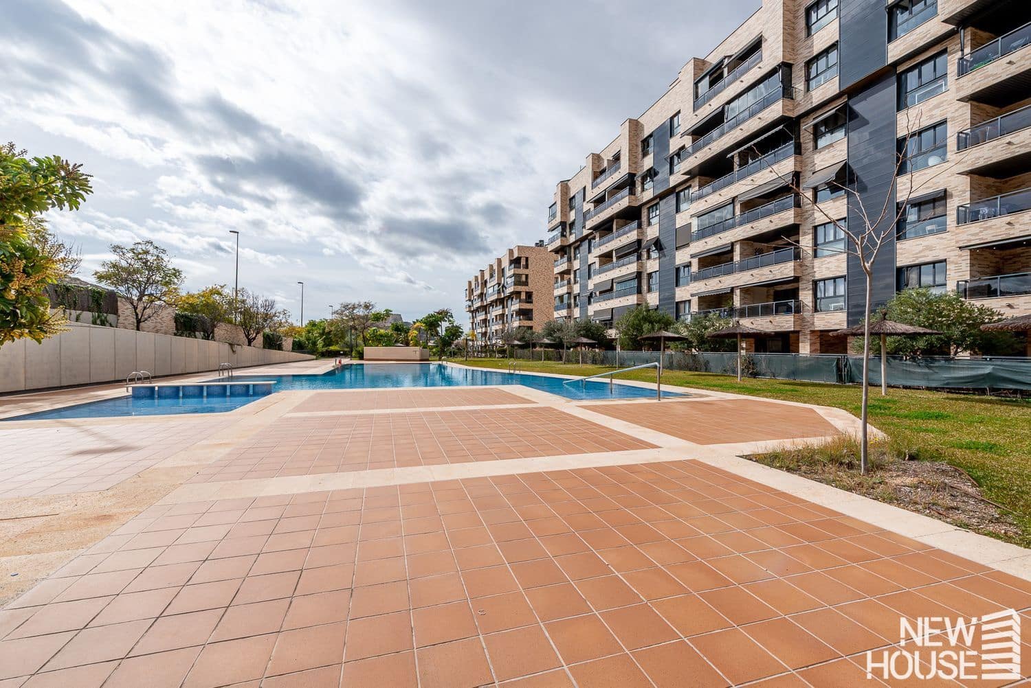 2 soveværelse Lejlighed til salg i Alicante by med swimmingpool garage - € 360.000 (Ref: 9669824)