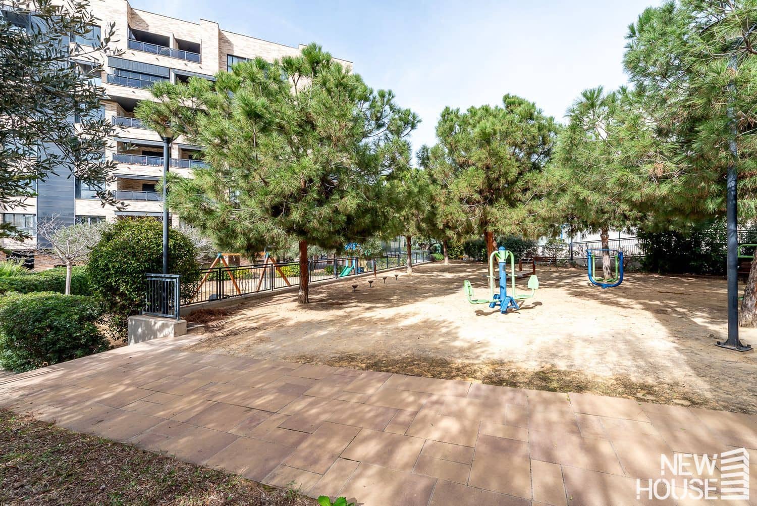 2 soveværelse Lejlighed til salg i Alicante by med swimmingpool garage - € 360.000 (Ref: 9669824)