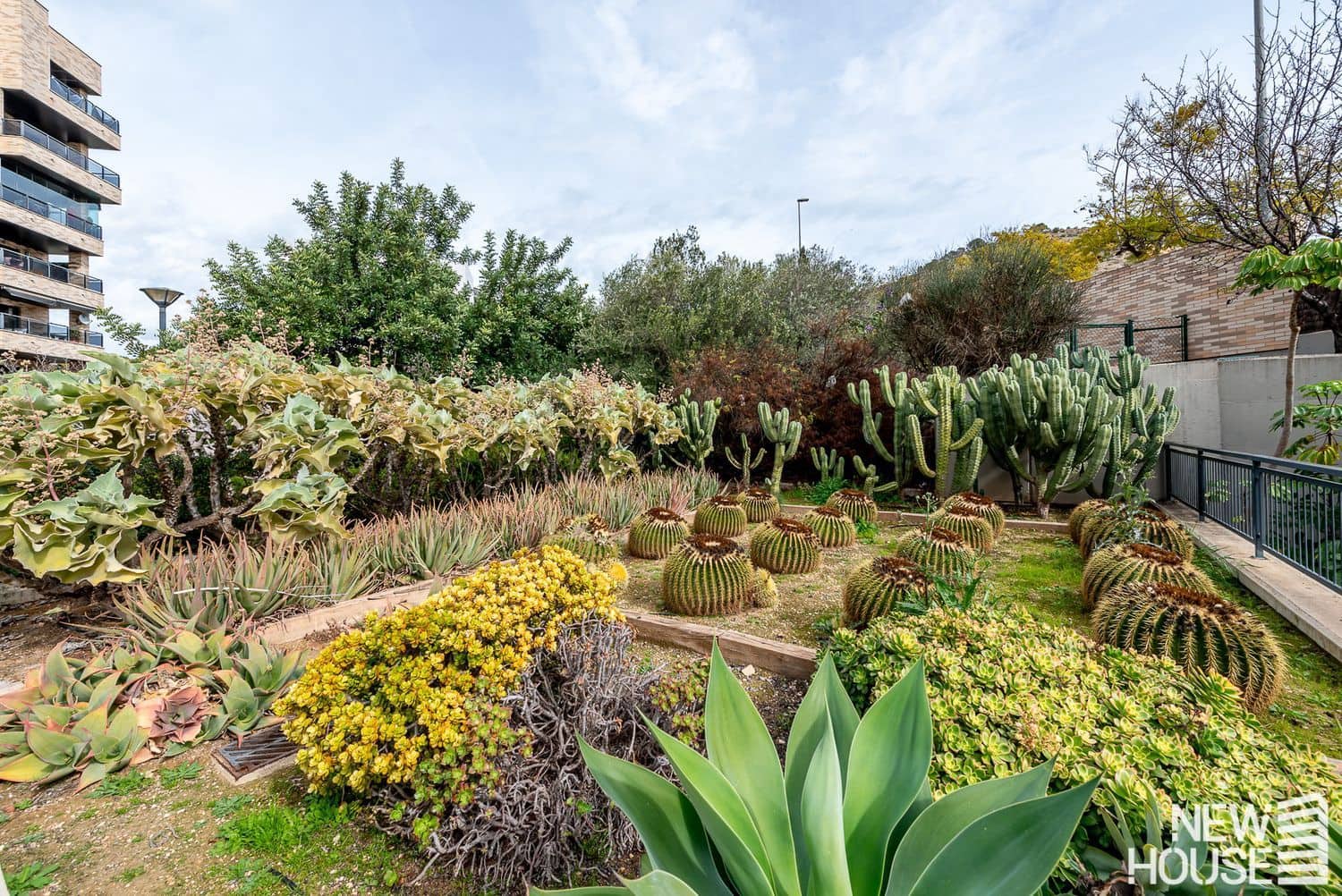 2 soveværelse Lejlighed til salg i Alicante by med swimmingpool garage - € 360.000 (Ref: 9669824)