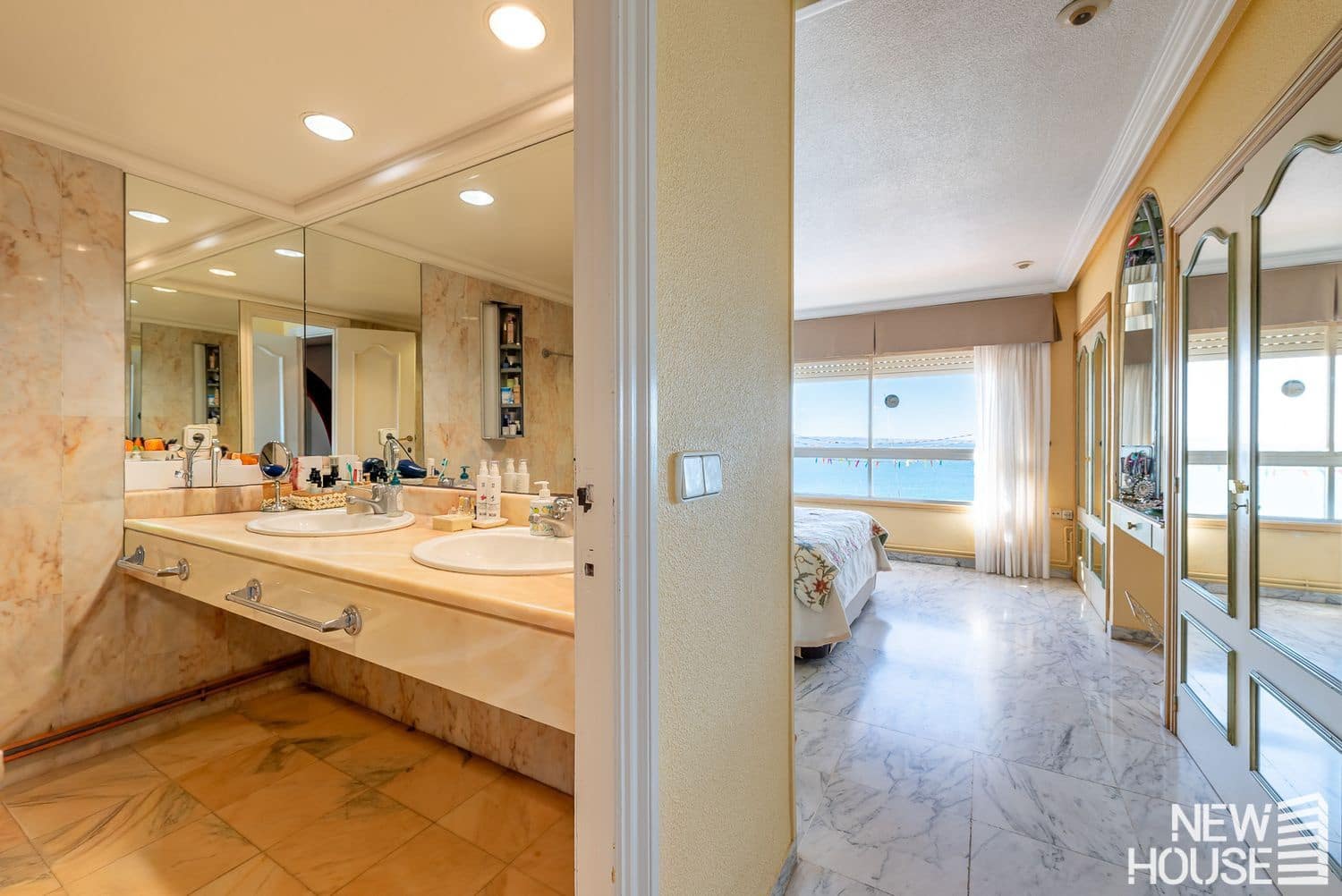 3 chambre Appartement à vendre à Cabo de las Huertas avec piscine garage - 665 000 € (Ref: 9669826)