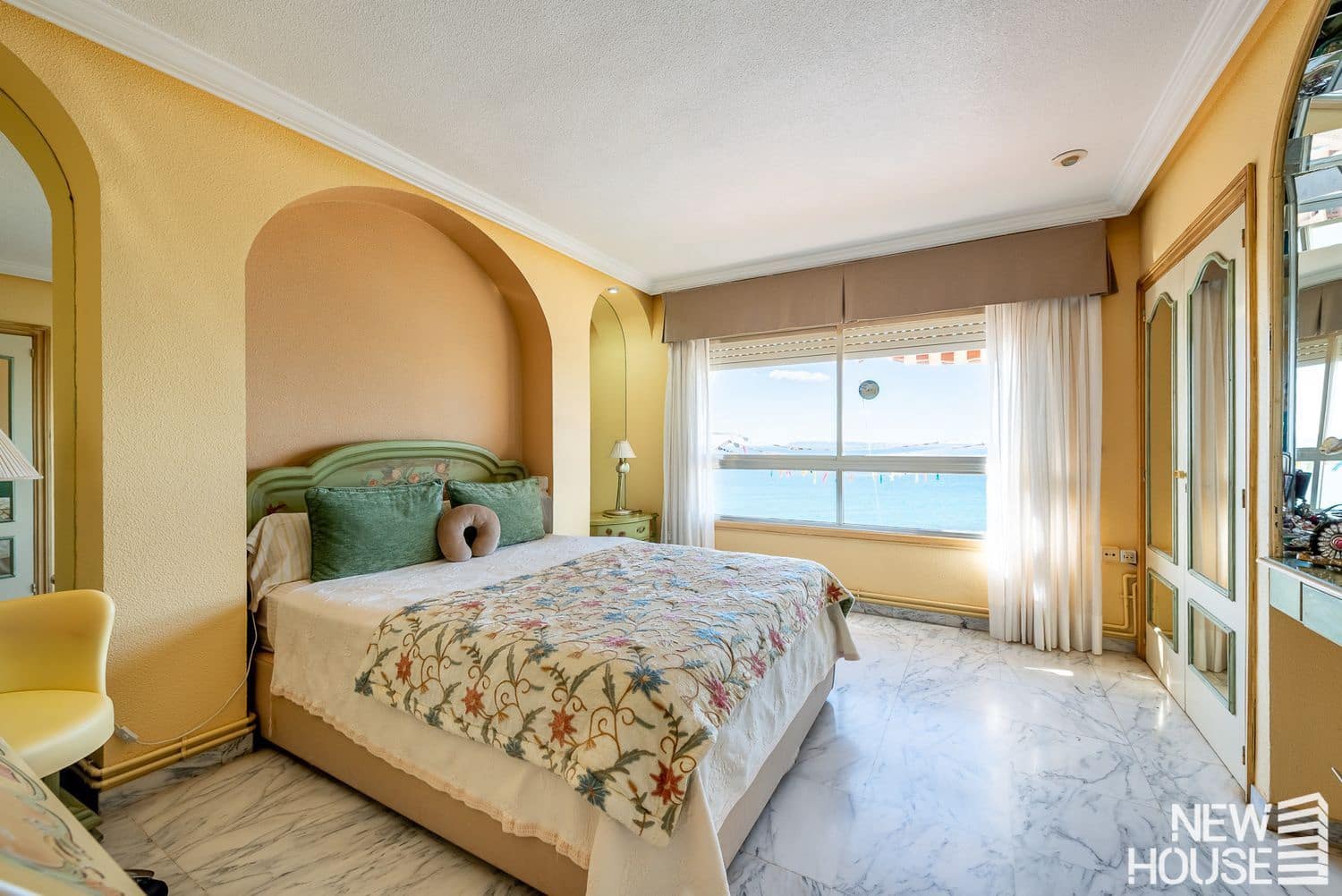 3 chambre Appartement à vendre à Cabo de las Huertas avec piscine garage - 665 000 € (Ref: 9669826)