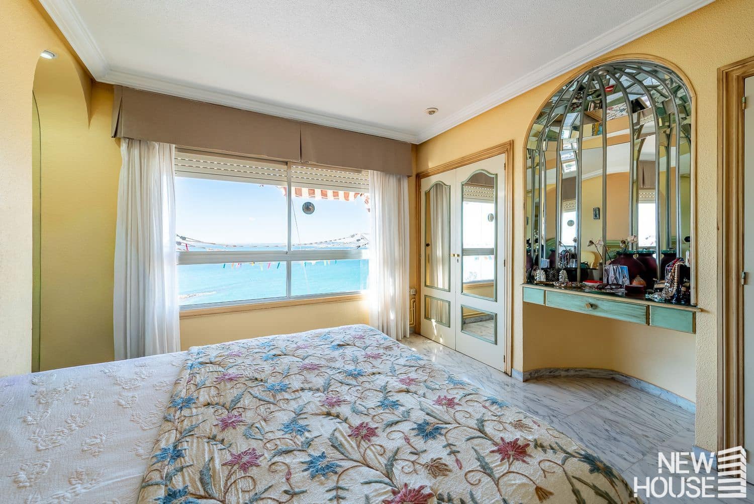 3 chambre Appartement à vendre à Cabo de las Huertas avec piscine garage - 665 000 € (Ref: 9669826)