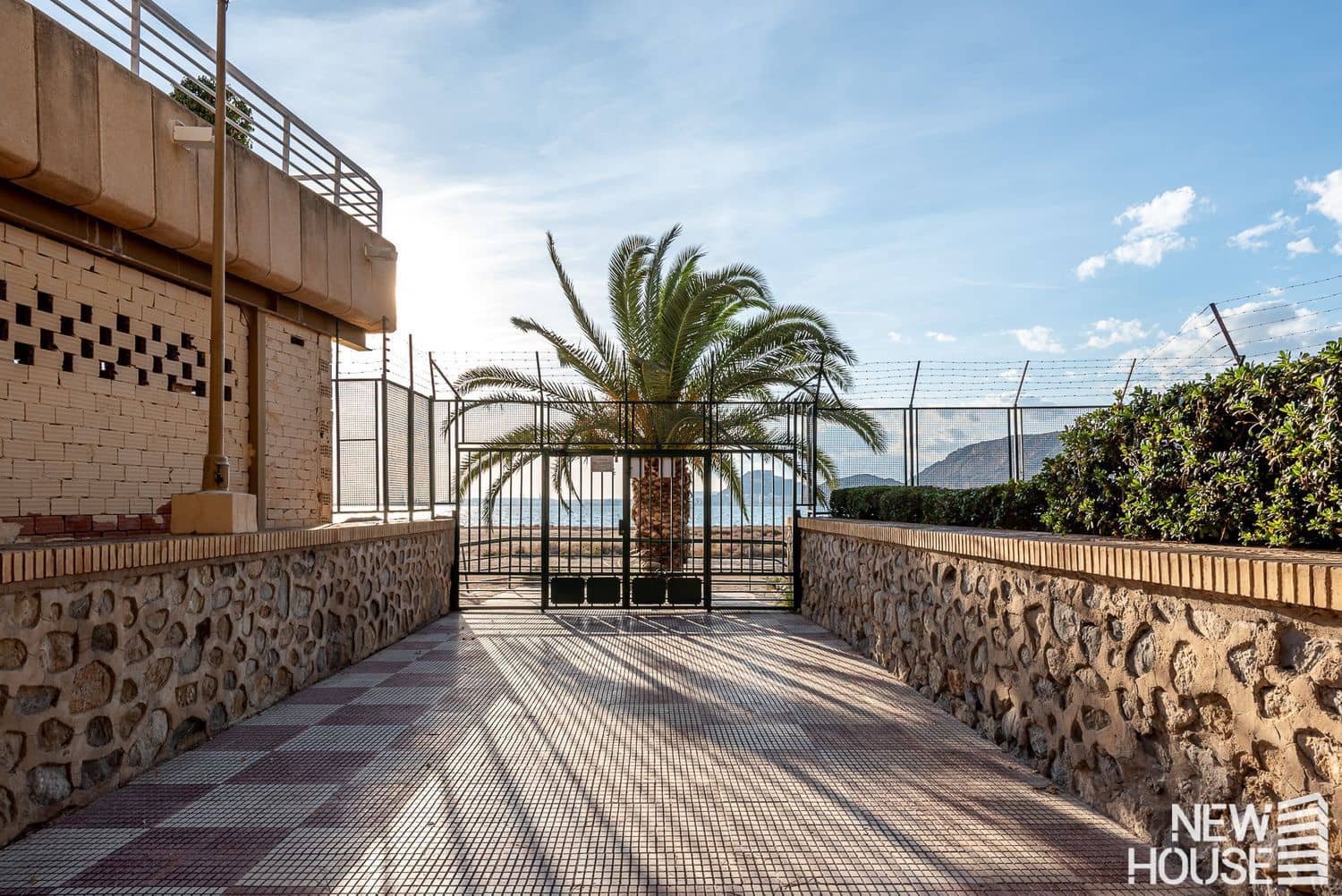 3 chambre Appartement à vendre à Cabo de las Huertas avec piscine garage - 665 000 € (Ref: 9669826)