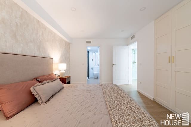 2 chambre Appartement à vendre à Barrio del Centro, Alicante ville avec garage - 439 900 € (Ref: 9669827)