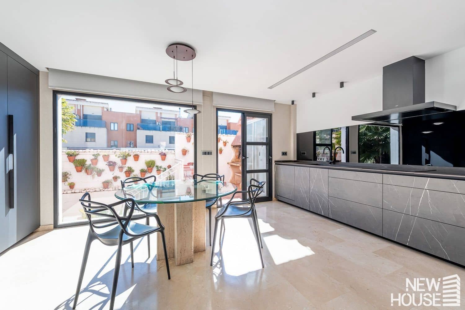 5 Zimmer Haus zu verkaufen in Alicante / Alacant Stadt mit Pool Garage - 650.000 € (Ref: 9669828)