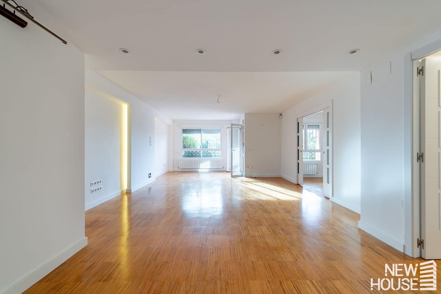 4 Zimmer Apartment zu verkaufen in Santa Faz mit Pool Garage - 599.000 € (Ref: 9669829)