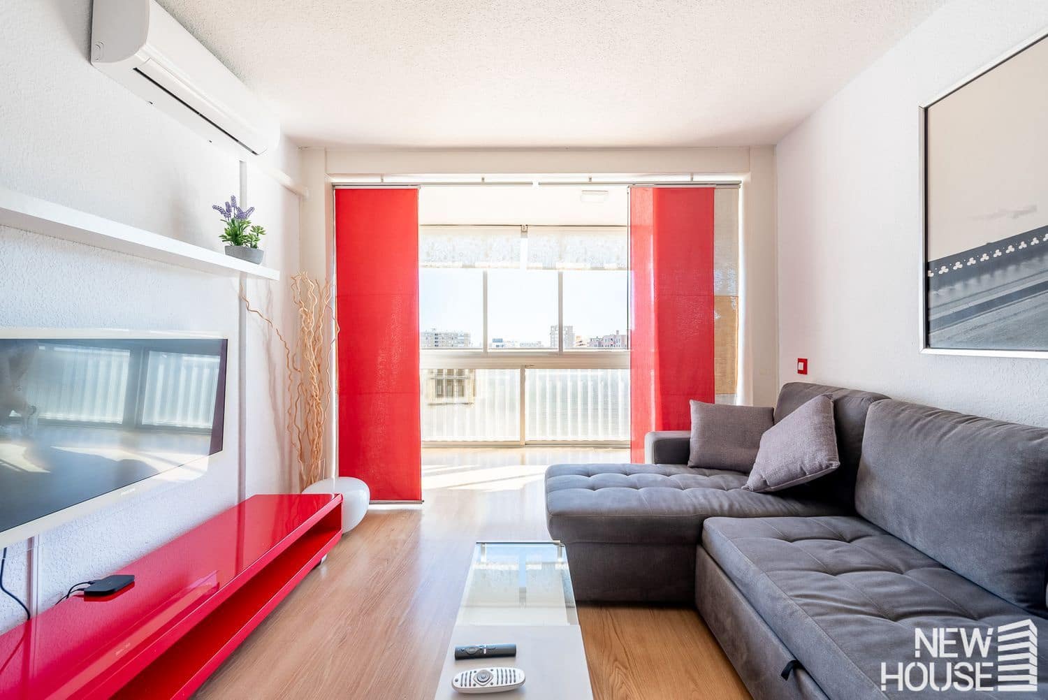 1 slaapkamer Appartement te koop in Playa de San Juan met zwembad garage - € 249.000 (Ref: 9669830)