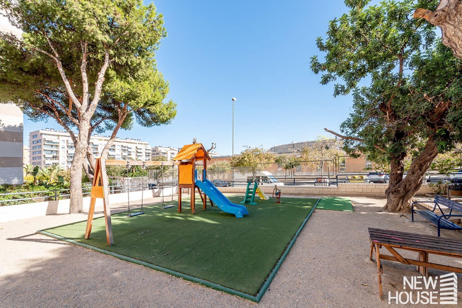 1 slaapkamer Appartement te koop in Playa de San Juan met zwembad garage - € 249.000 (Ref: 9669830)