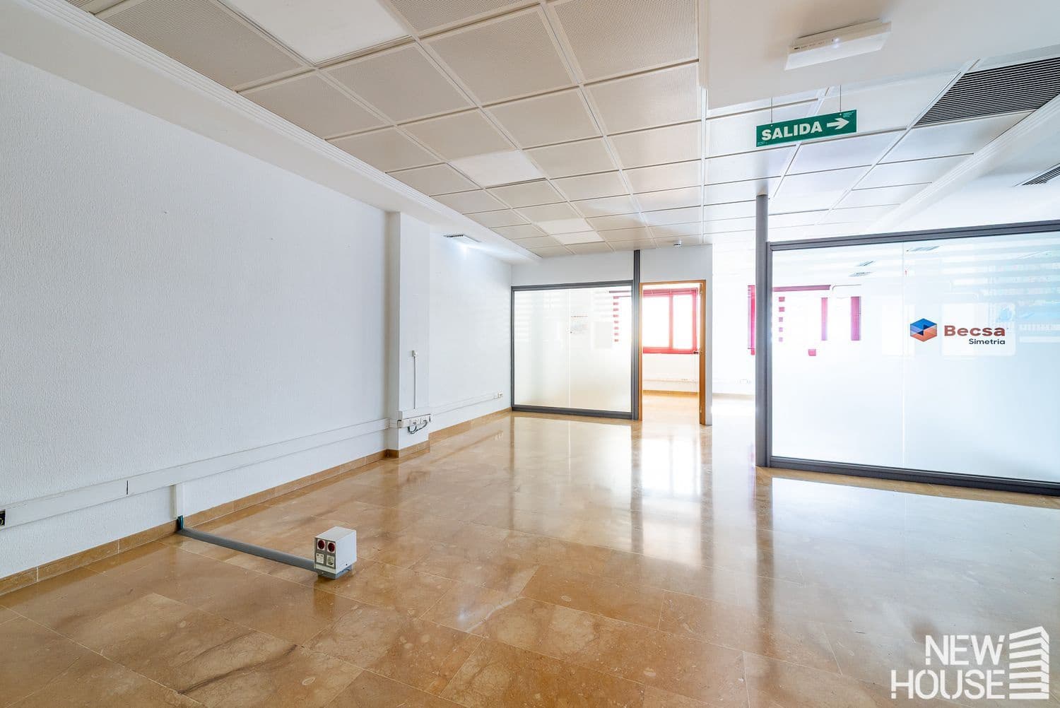 Kontor att hyra i Alicante stad - 1 500 € (Ref: 9669831)