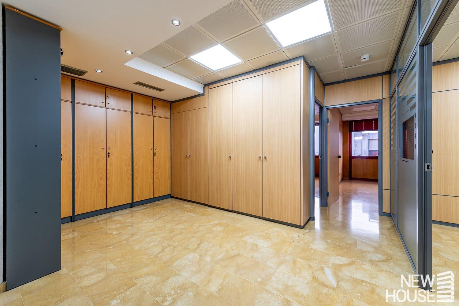 Kontor att hyra i Alicante stad - 1 500 € (Ref: 9669831)