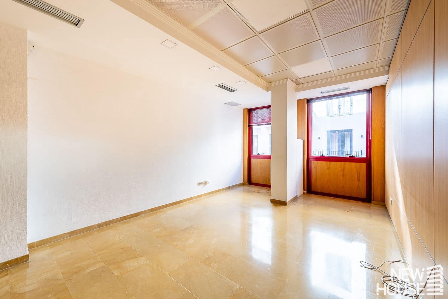 Kontor att hyra i Alicante stad - 1 500 € (Ref: 9669831)