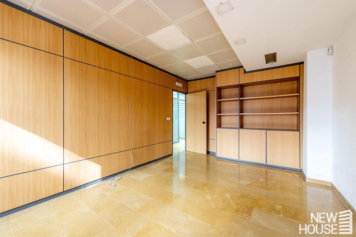 Kontor att hyra i Alicante stad - 1 500 € (Ref: 9669831)