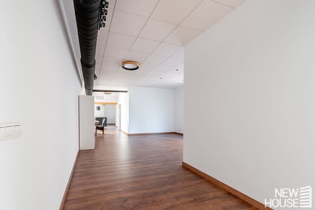 Appartement de 4 chambres à louer à Barrio del Centro, Alicante ville avec garage - 2 000 € (Ref: 9669832)