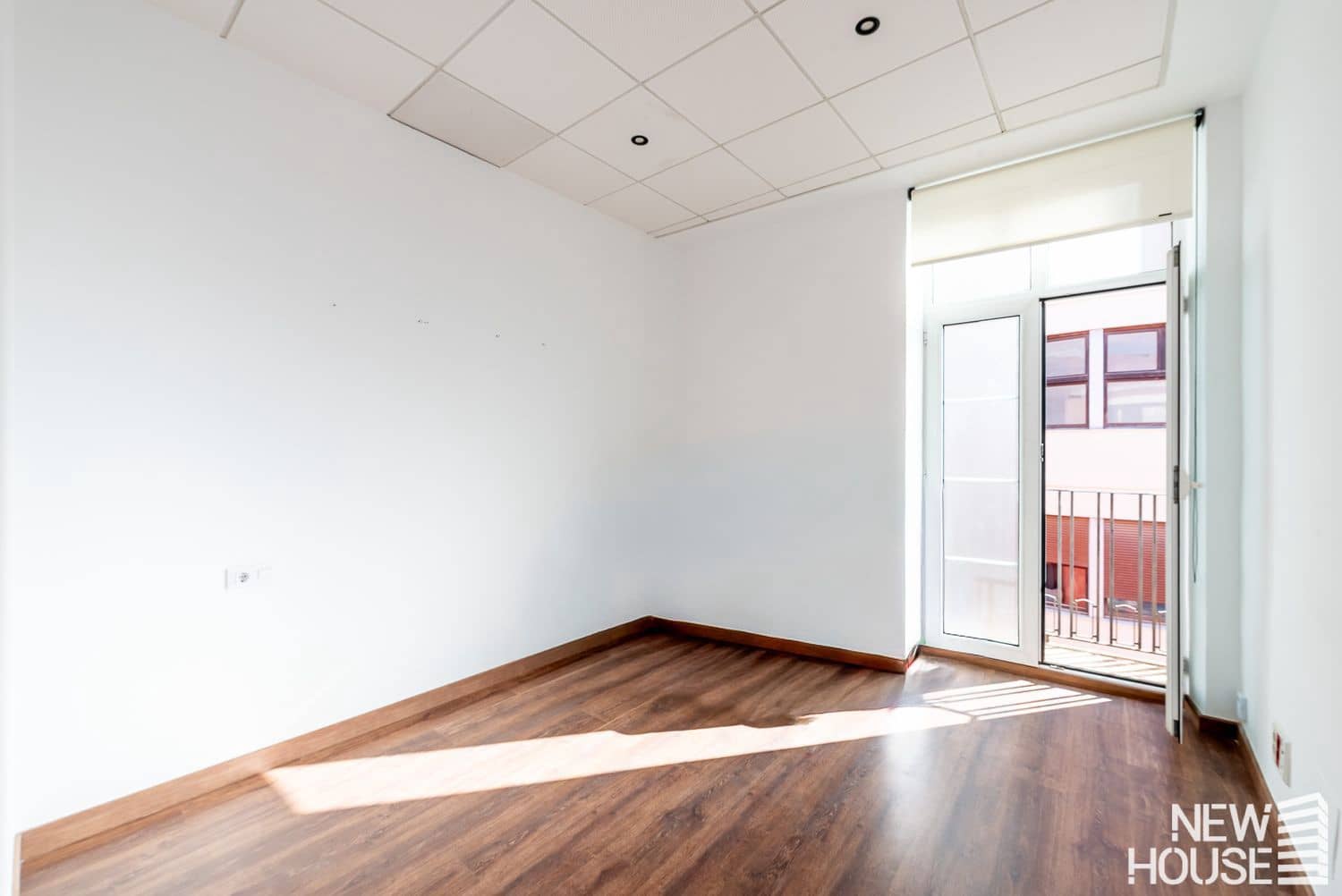 Appartement de 4 chambres à louer à Alicante ville avec garage - 2 000 € (Ref: 9669832)